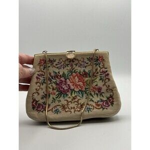 Vtg Floral Petit Needlepoint Purse With Carved Lucite Clasp Gold Strap Chain